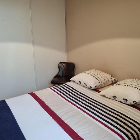 Appartement 1 Chambre Avec Piscine Uzès Exterior foto