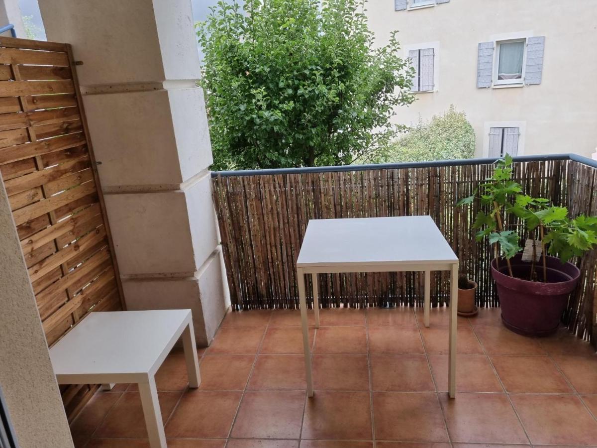 Appartement 1 Chambre Avec Piscine Uzès Exterior foto
