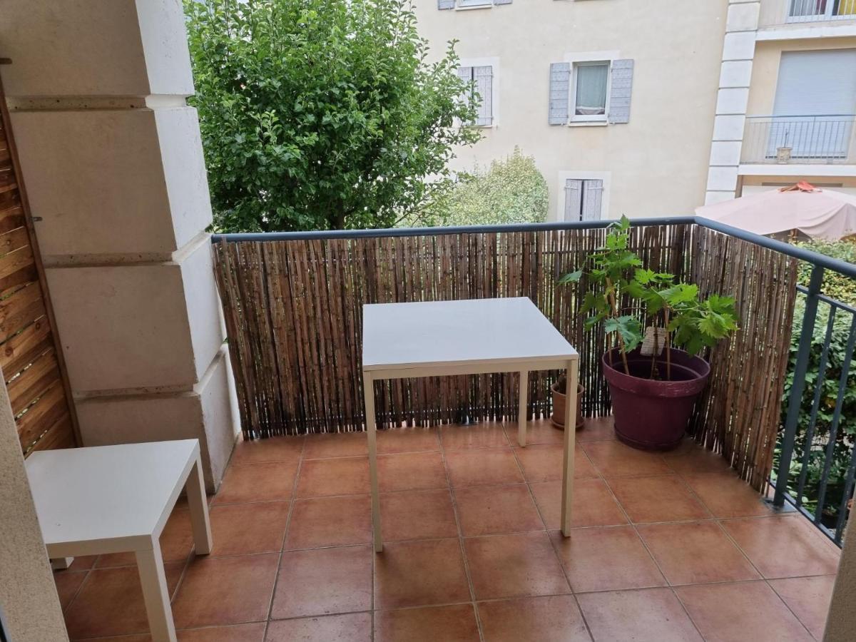 Appartement 1 Chambre Avec Piscine Uzès Exterior foto